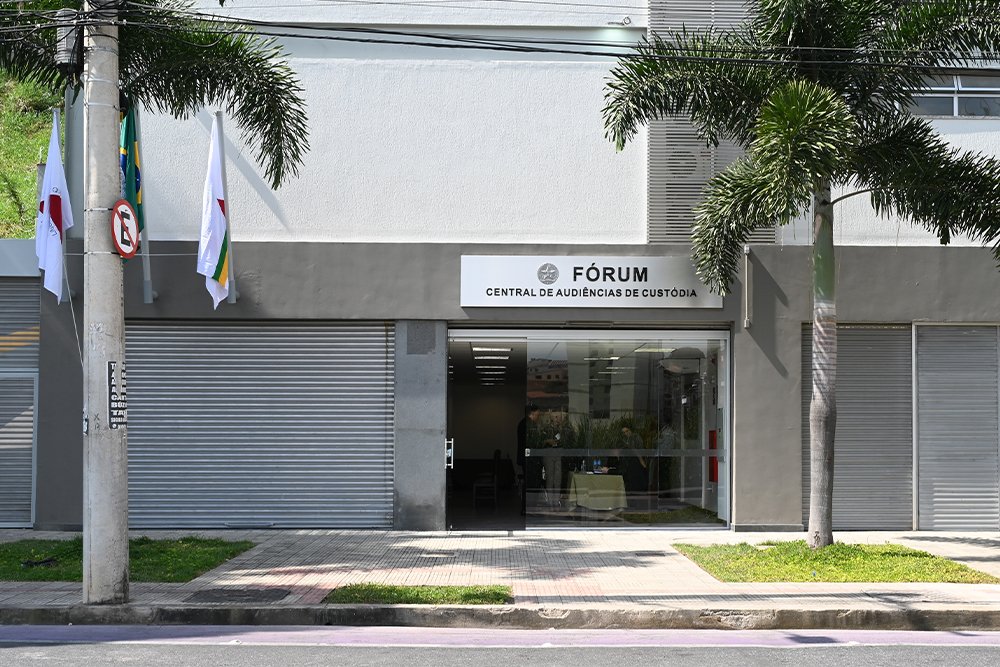 Fachada da Central de Audiência de Custódia da Comarca de Belo Horizonte - CEAC/BH, onde ocorre a audiência de custódia em Belo Horizonte.