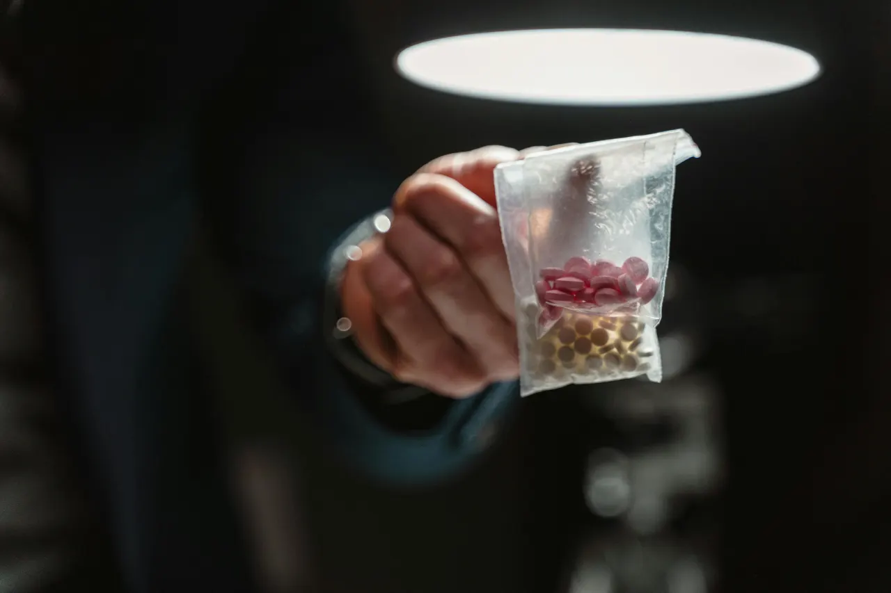 Acusado de tráfico de drogas: como funciona a defesa?
